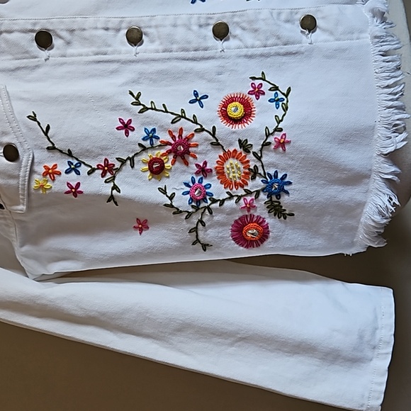 Carole Little white denim jacket  embroidered flowers size 14 - Picture 4 of 12